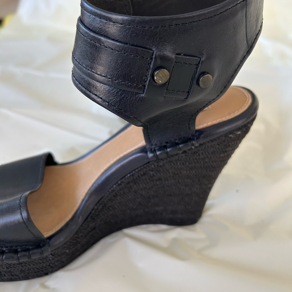 UGG Black Leather Wedge Sandals, size 8 - Picture 6 of 7